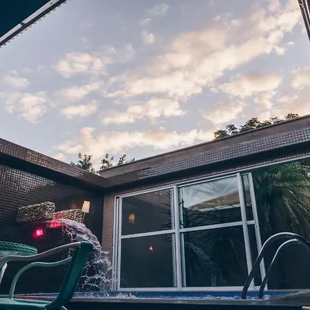 Champagne Motel By Drops Tubarao Exterior photo