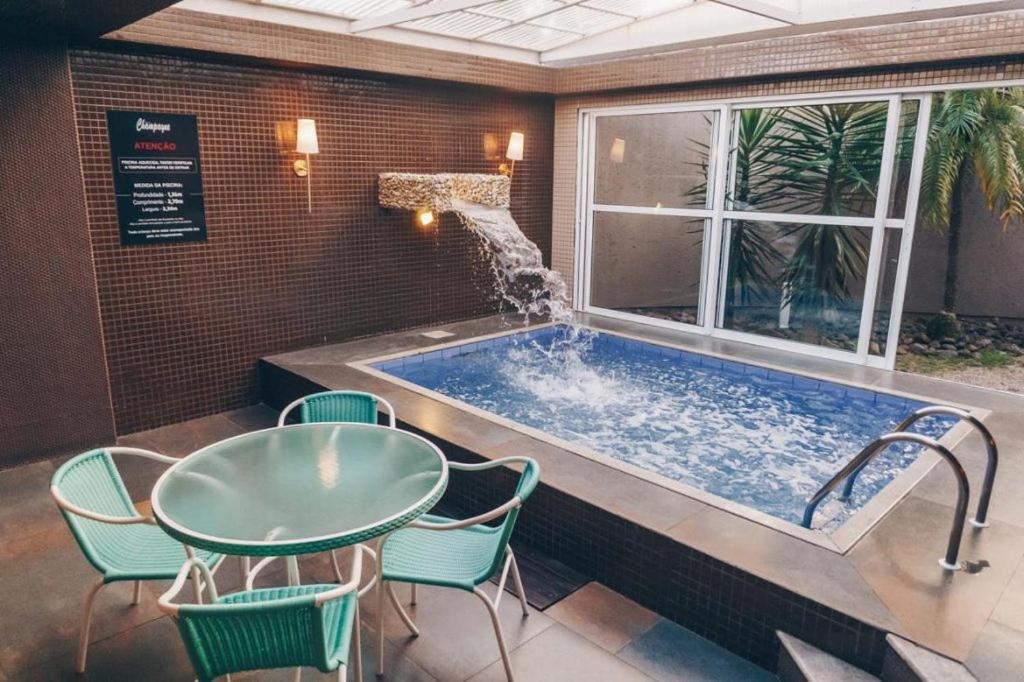 Champagne By Drops Love hotel