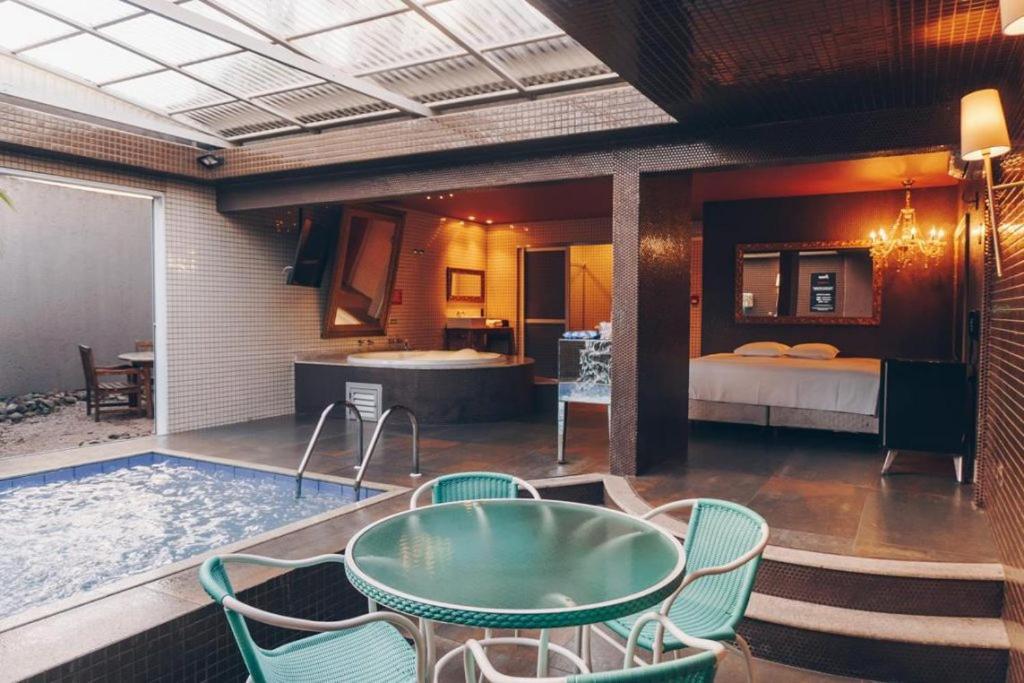 Champagne By Drops Love hotel Tubarao